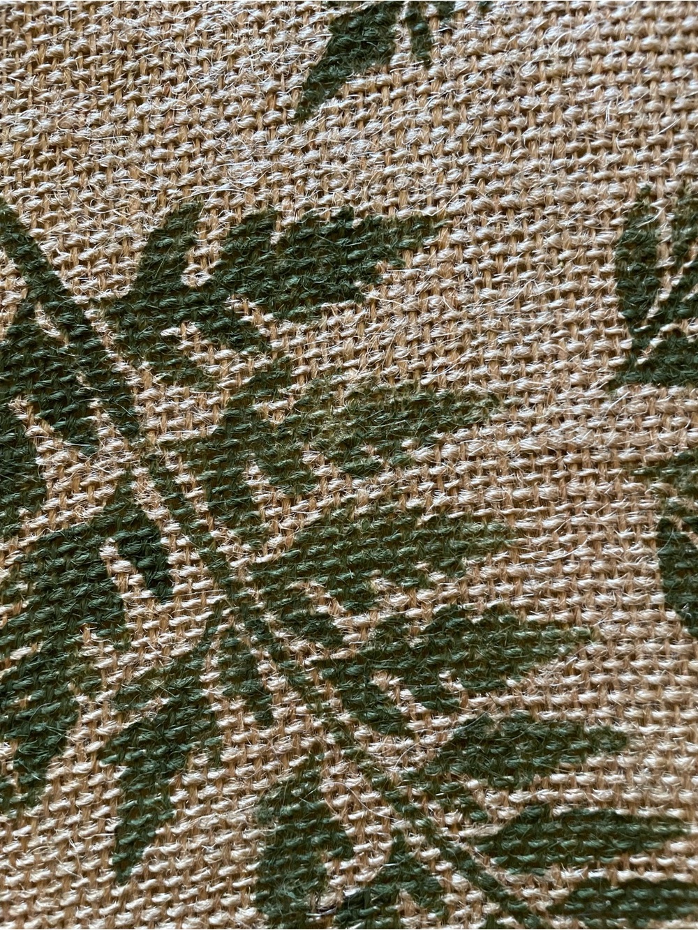 Green Leaf Pattern Burlap Table Runner - Picture 11 of 15